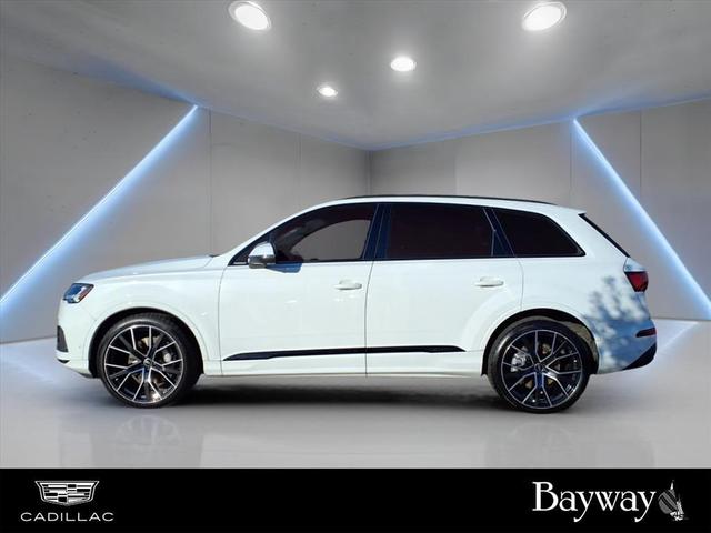 Photo of 2023 Glacier White Metallic Audi Q7