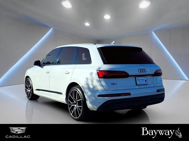 Photo of 2023 Glacier White Metallic Audi Q7