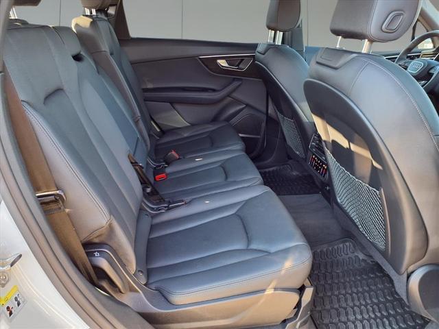 Photo of 2023 Glacier White Metallic Audi Q7