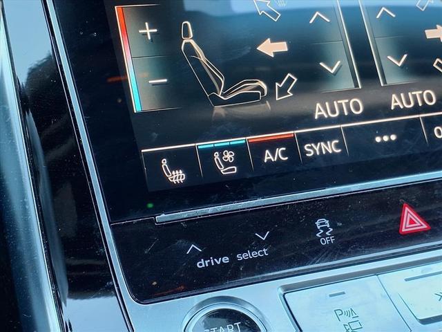 Photo of 2023 Glacier White Metallic Audi Q7