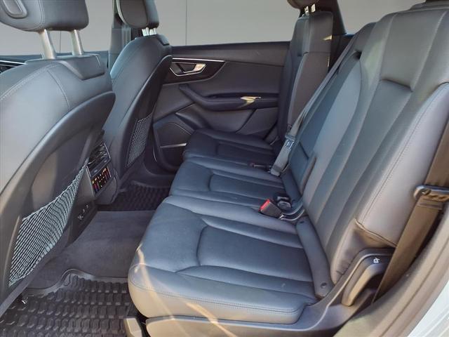 Photo of 2023 Glacier White Metallic Audi Q7