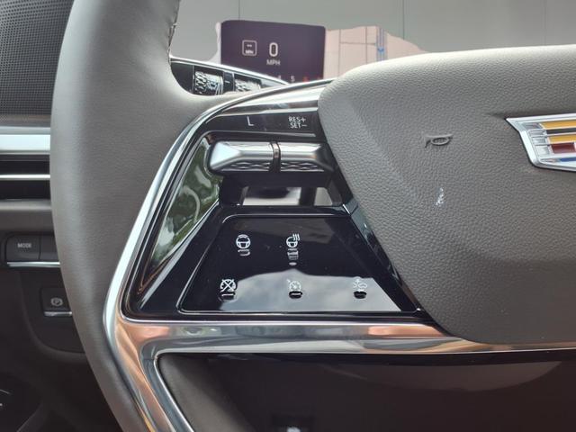 Photo of 2025 Crystal White Tri-Coat Cadillac Escalade