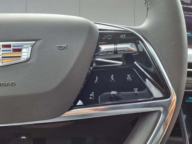 Photo of 2025 Crystal White Tri-Coat Cadillac Escalade