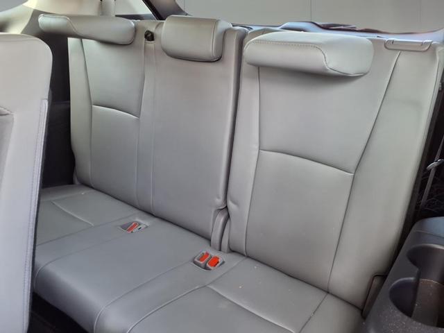Photo of 2023 White Toyota Highlander