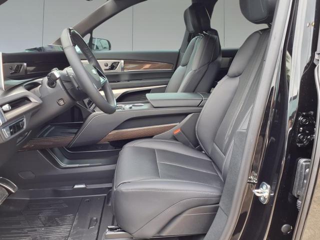 Photo of 2026 Stellar Black Metallic Cadillac VISTIQ