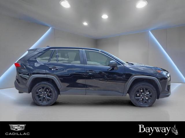 Photo of 2022 Midnight Black Metallic Toyota RAV4