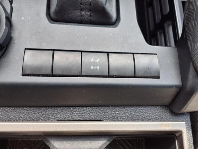 Photo of 2024 White Toyota Tacoma