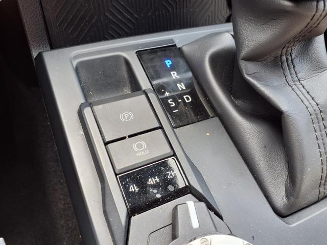 Photo of 2024 White Toyota Tacoma