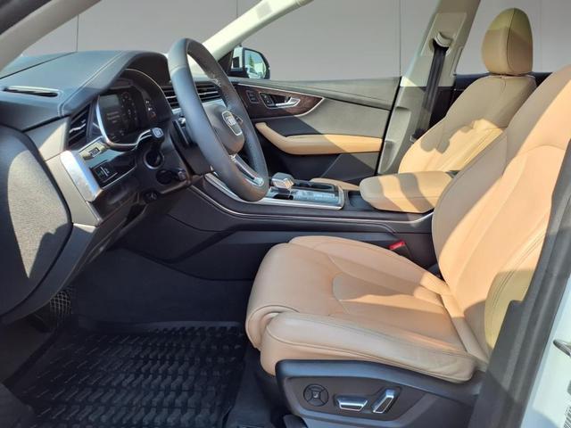 Photo of 2024 Glacier White Metallic Audi Q8
