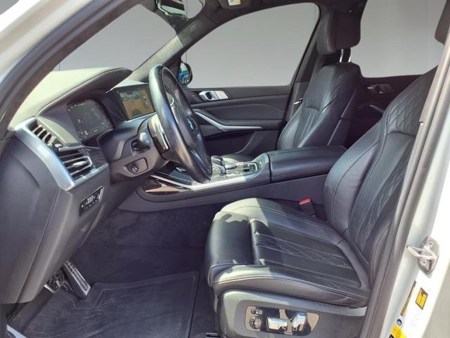 Photo of 2022 Alpine White BMW X7