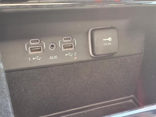 Photo of 2021 Bright White Clearcoat Jeep Grand Cherokee L