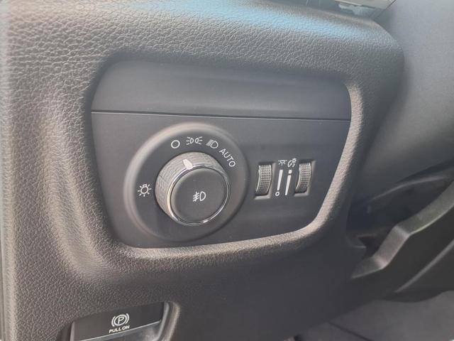 Photo of 2021 Bright White Clearcoat Jeep Grand Cherokee L
