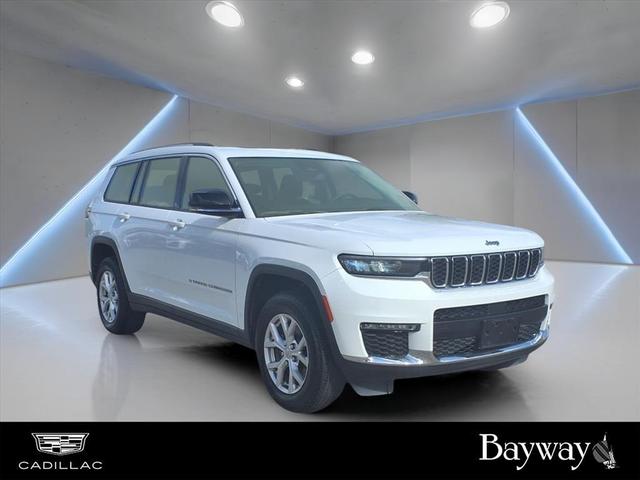 Photo of 2021 Bright White Clearcoat Jeep Grand Cherokee L