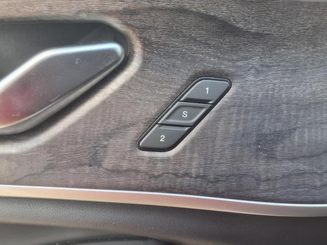 Photo of 2021 Bright White Clearcoat Jeep Grand Cherokee L