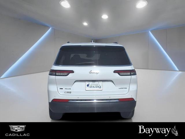 Photo of 2021 Bright White Clearcoat Jeep Grand Cherokee L