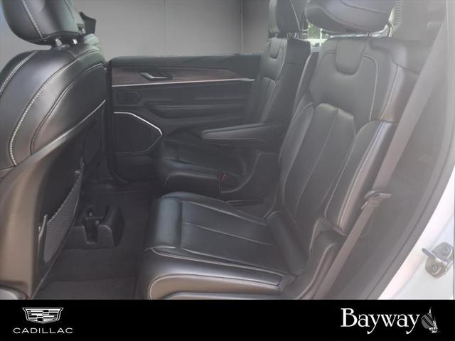 Photo of 2021 Bright White Clearcoat Jeep Grand Cherokee L
