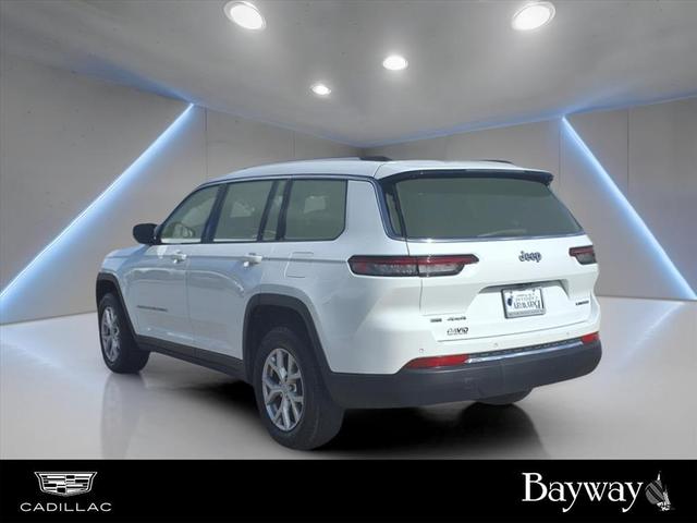 Photo of 2021 Bright White Clearcoat Jeep Grand Cherokee L