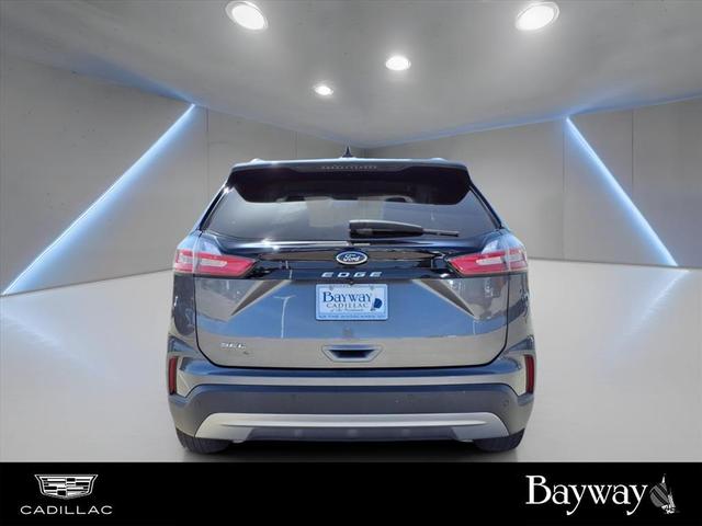 Photo of 2021 Gray Ford Edge