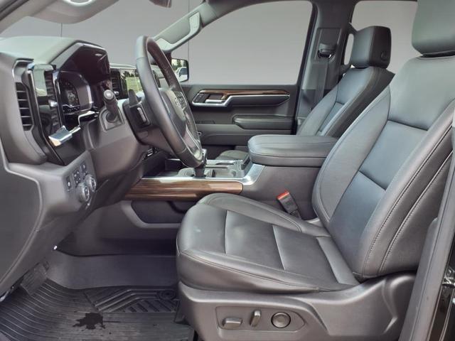 Photo of 2024 Black Chevrolet Silverado 1500