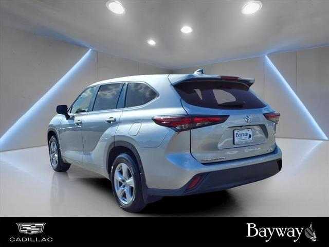 Photo of 2024 Gray Toyota Highlander