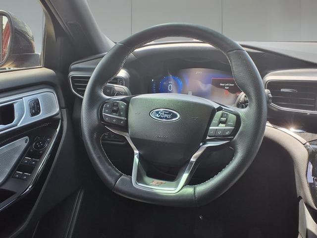 Photo of 2023 Rapid Red Metallic Tinted Clearcoat Ford Explorer