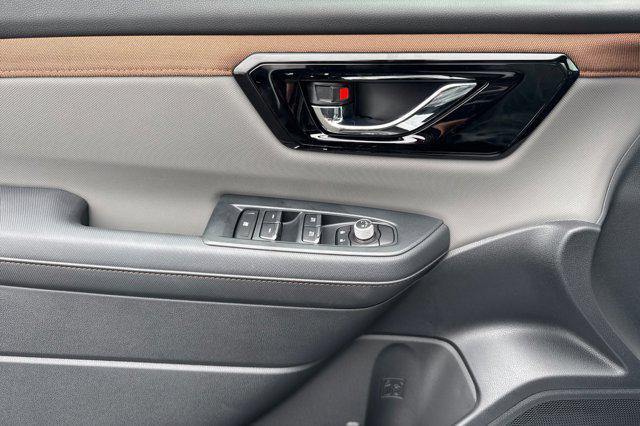 Photo of 2025 Crystal White Pearl Subaru Forester