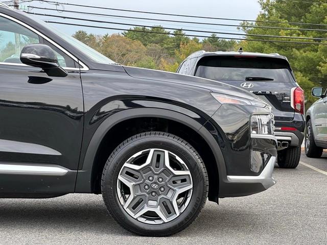 Photo of 2023 Black Noir Pearl Hyundai Santa Fe Plug-In Hybrid
