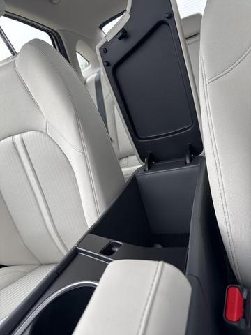 Photo of 2025 White Hyundai SONATA