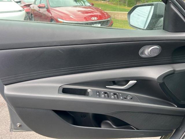 Photo of 2025 Gray Pearl Hyundai ELANTRA HEV