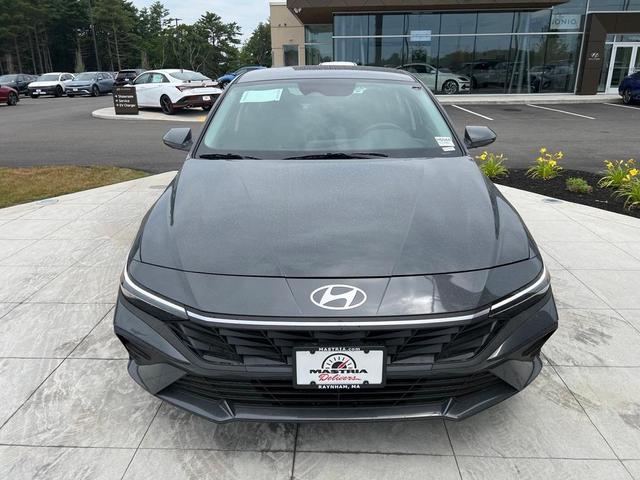 Photo of 2025 Gray Pearl Hyundai ELANTRA HEV