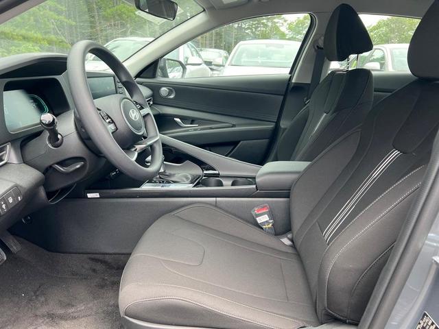 Photo of 2025 Gray Pearl Hyundai ELANTRA HEV