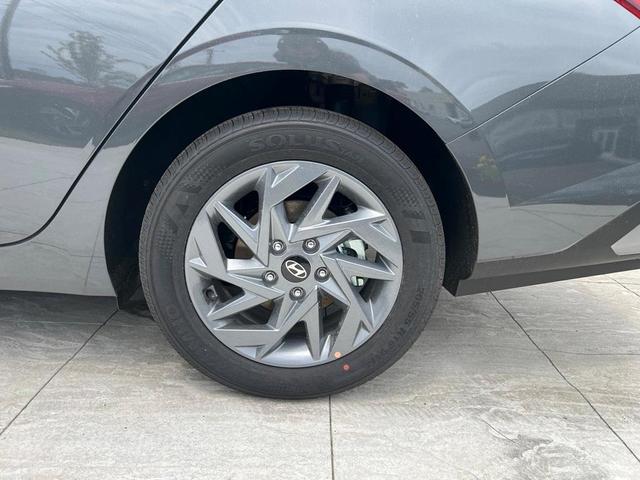 Photo of 2025 Gray Pearl Hyundai ELANTRA HEV