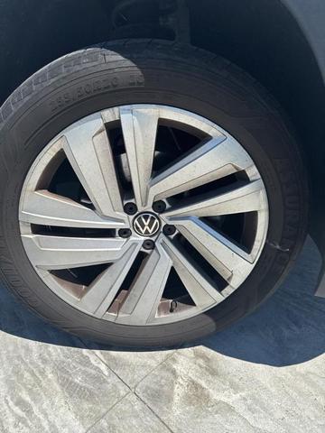 Photo of 2021 Pure White Volkswagen Atlas