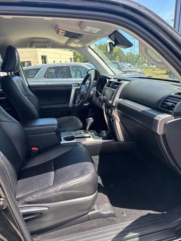 Photo of 2022 Midnight Black Metallic Toyota 4Runner