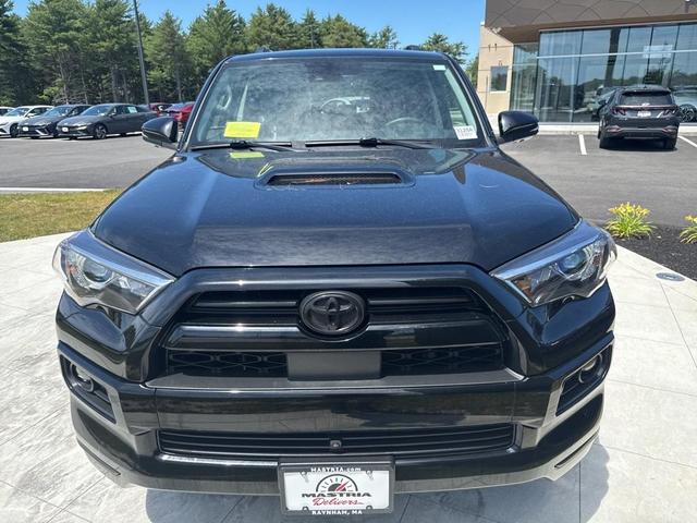 Photo of 2022 Midnight Black Metallic Toyota 4Runner