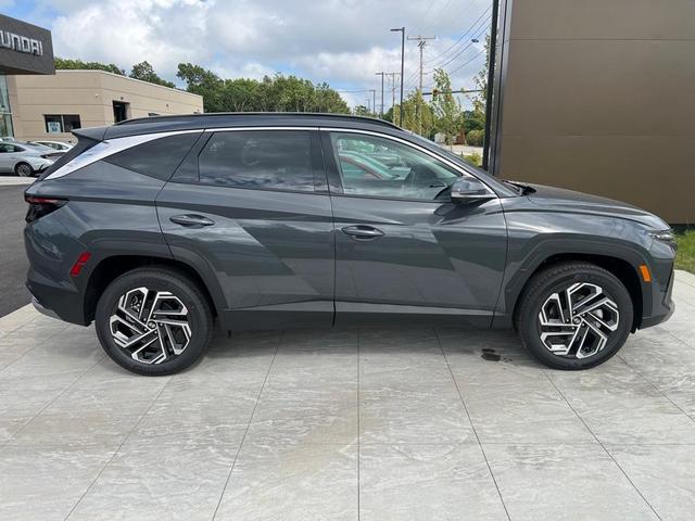 Photo of 2025 Gray Hyundai TUCSON