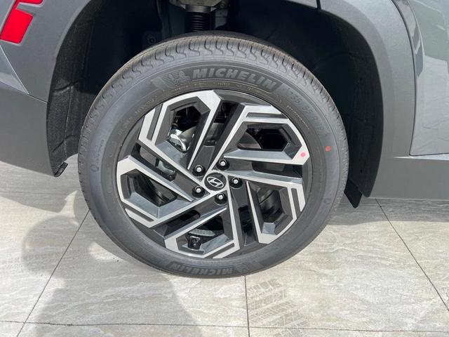 Photo of 2025 Gray Hyundai TUCSON