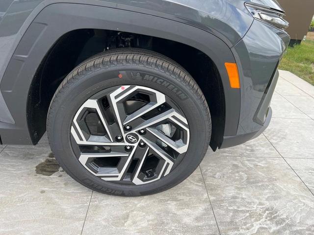 Photo of 2025 Gray Hyundai TUCSON