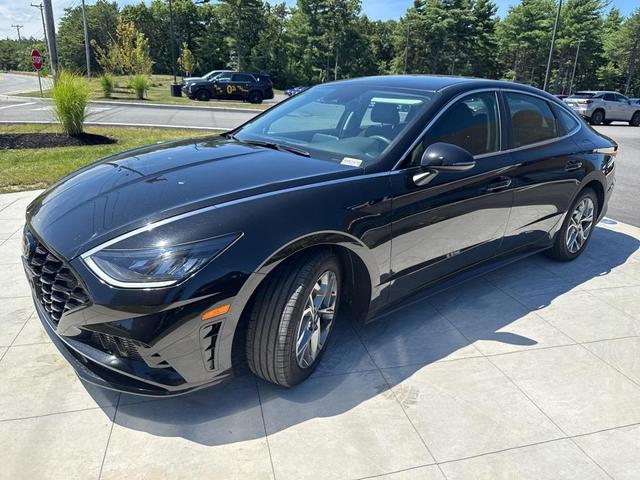 Photo of 2022 Phantom Black Hyundai SONATA
