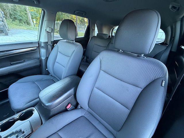 Photo of 2012 Bright Silver Kia Sorento