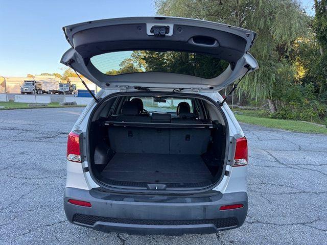 Photo of 2012 Bright Silver Kia Sorento