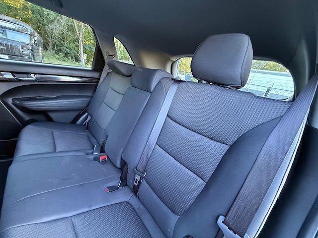 Photo of 2012 Bright Silver Kia Sorento