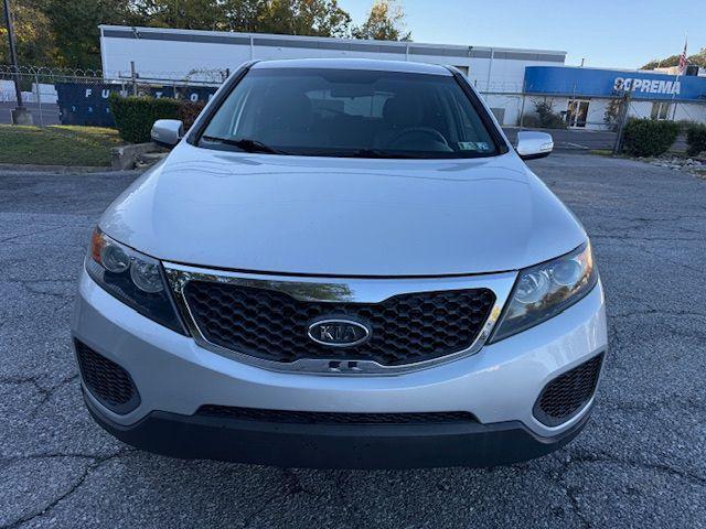Photo of 2012 Bright Silver Kia Sorento