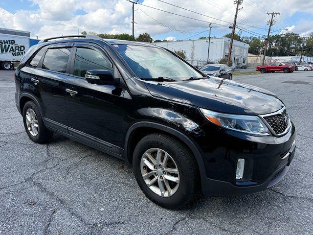 Photo of 2015 Ebony Black Kia Sorento
