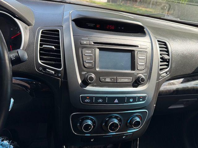 Photo of 2015 Ebony Black Kia Sorento