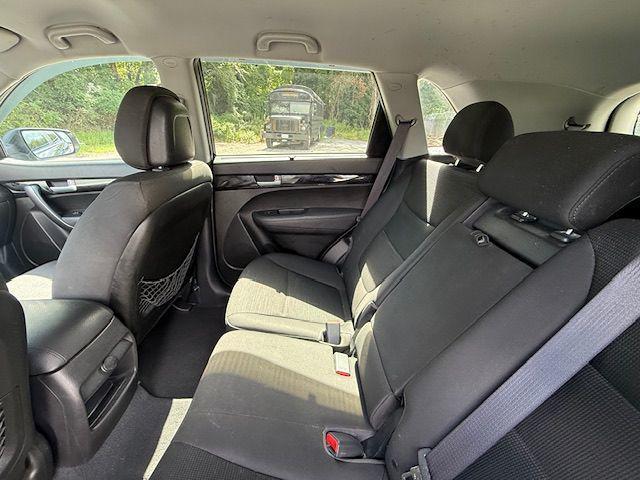 Photo of 2015 Ebony Black Kia Sorento