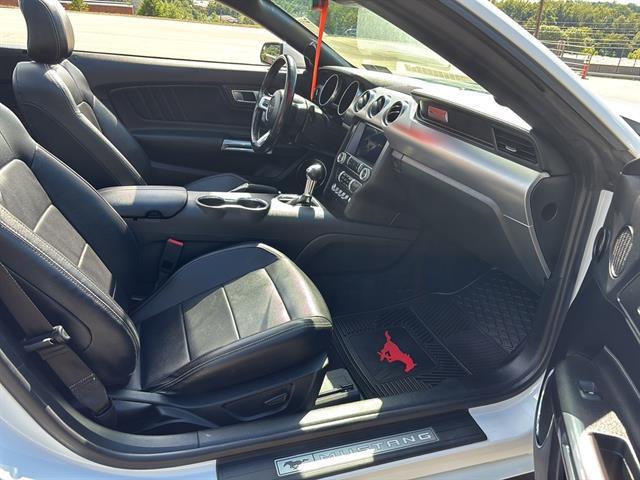 Photo of 2022 Oxford White Ford Mustang