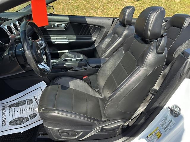 Photo of 2022 Oxford White Ford Mustang
