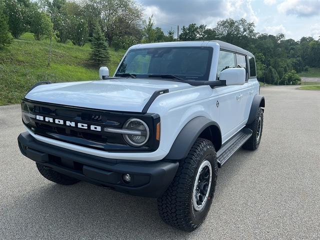 Photo of 2025 Oxford White Ford Bronco