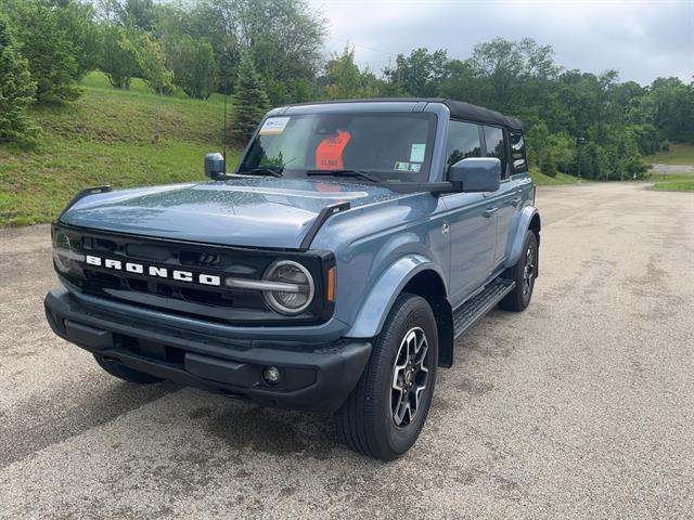 Photo of 2023 Azure Gray Metallic Tri-Coat Ford Bronco